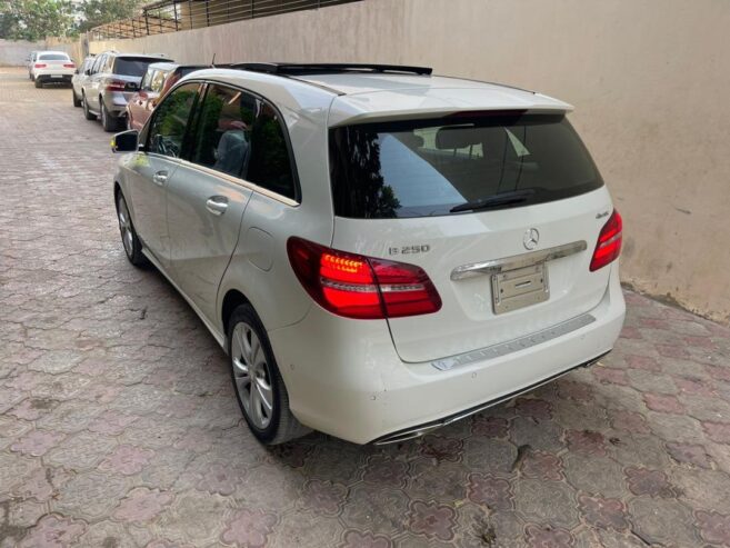 MERCEDES B250 4MATIC