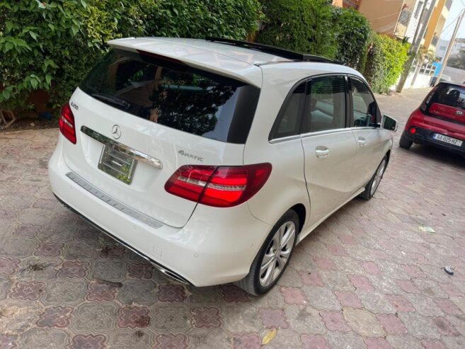 MERCEDES B250 4MATIC